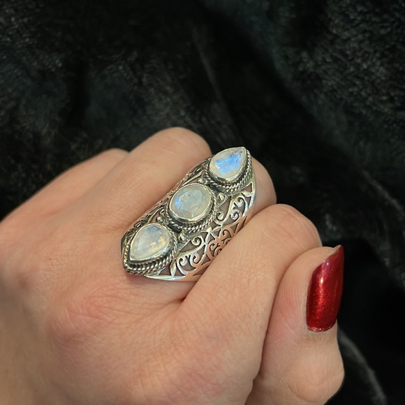 Sz 8 Stainless Steel 3 Moonstone Ring - Picture 3 of 3